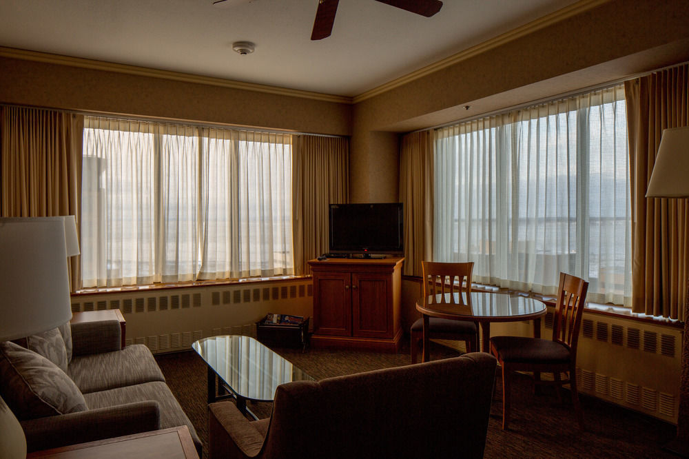 The Hotel Captain Cook Anchorage Bagian luar foto